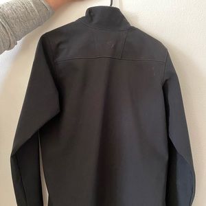 Mountain hardware jacket